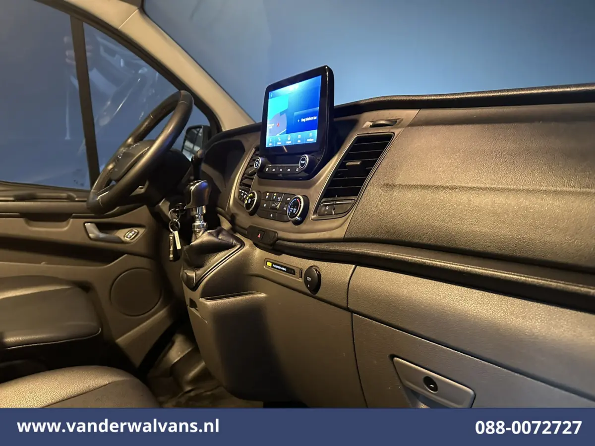 2.0 TDCI 131pk L2H1 Euro6 Airco | Camera | Leder | Navigatie | LED | Cruisecontrol Verwarmde Voorruit, Parkeersensoren, Bijrijdersbank, 2800kg trekvermogen