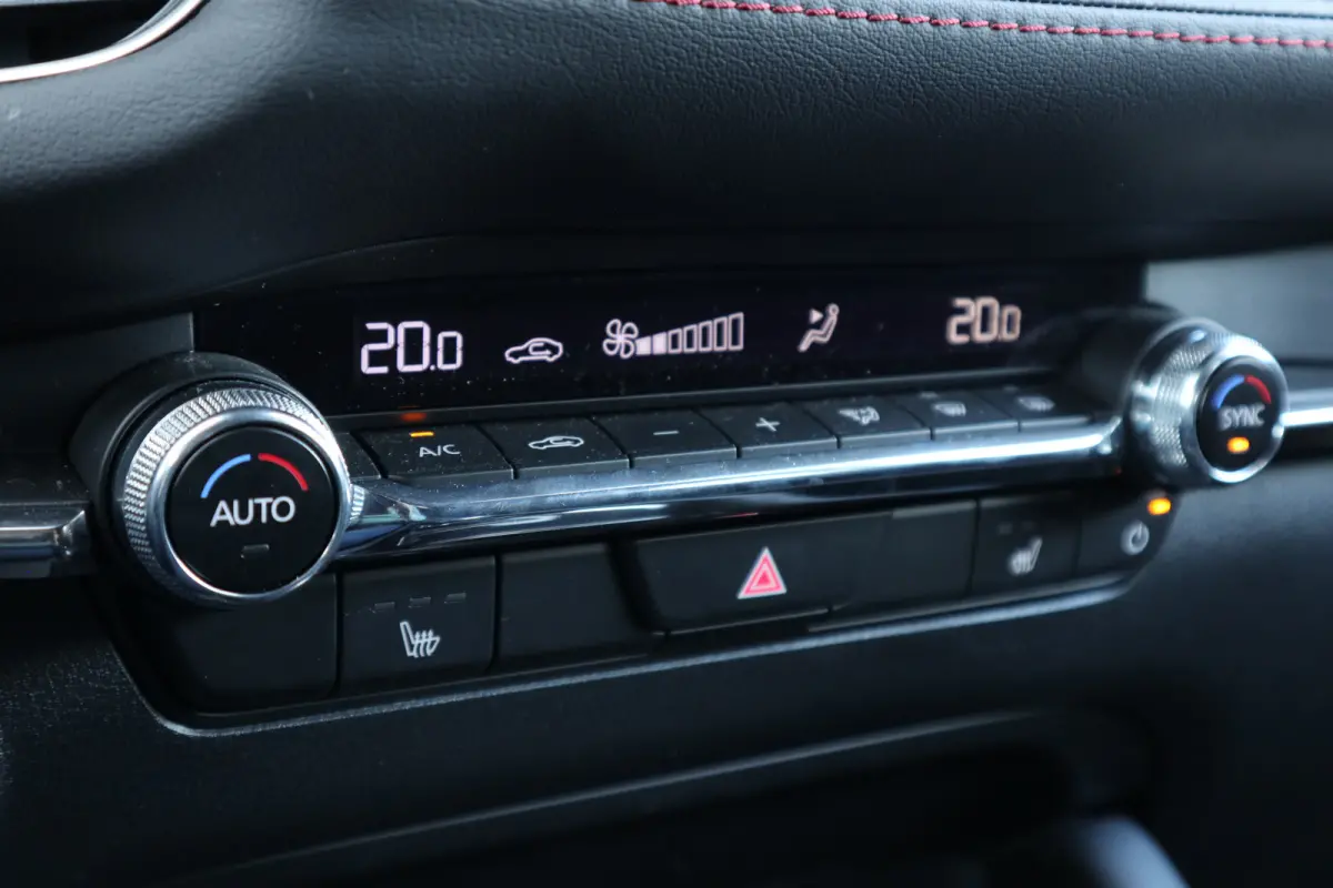 2.0 e-SkyActiv-G M Hybrid 150 Homura Camera / Head-up / LED / Navi / Clima / Cruise