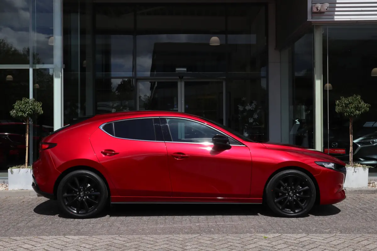 2.0 e-SkyActiv-G M Hybrid 150 Homura Camera / Head-up / LED / Navi / Clima / Cruise