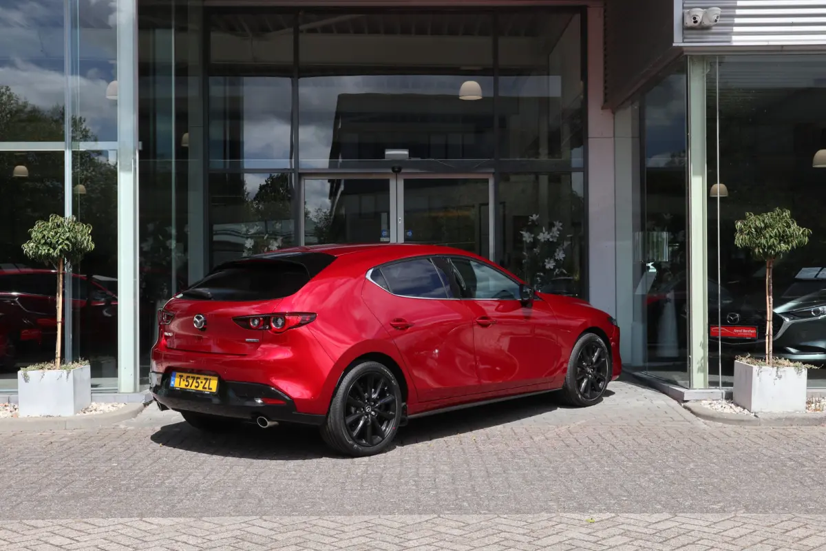 2.0 e-SkyActiv-G M Hybrid 150 Homura Camera / Head-up / LED / Navi / Clima / Cruise