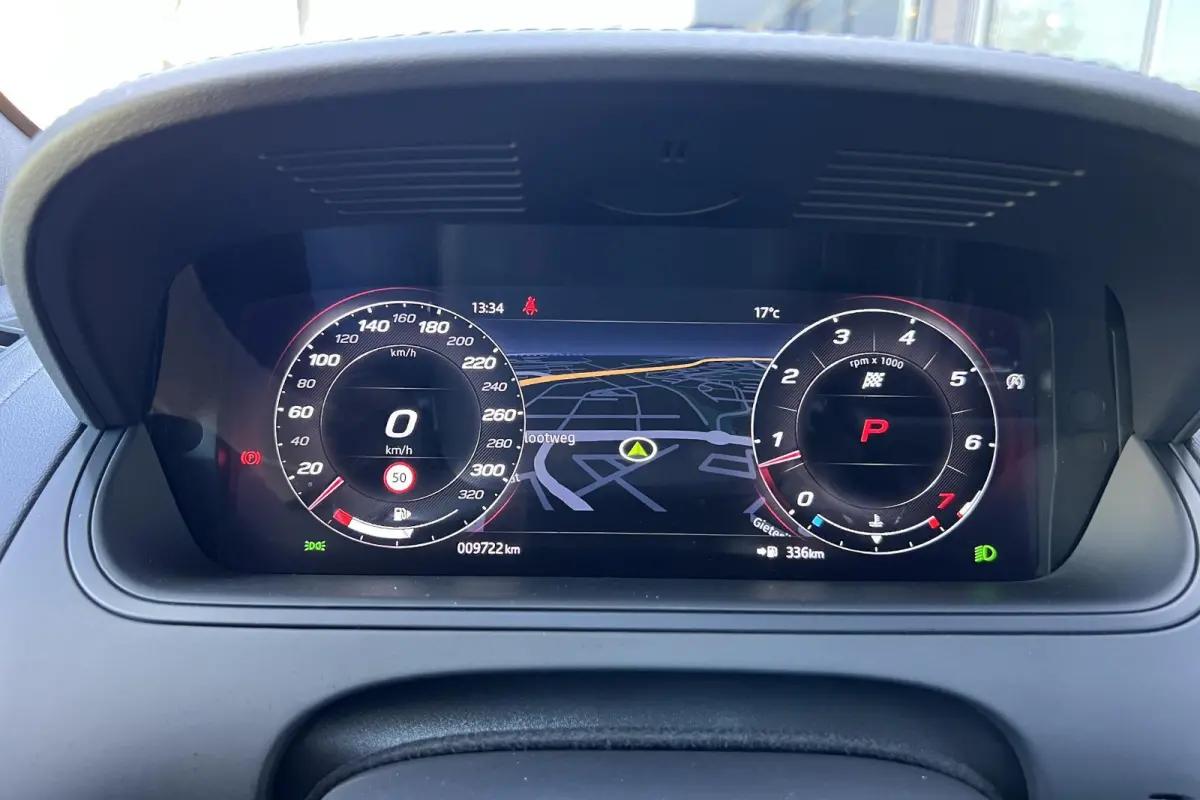 P300 RWD I R-Dynamic I Dealer ond. I