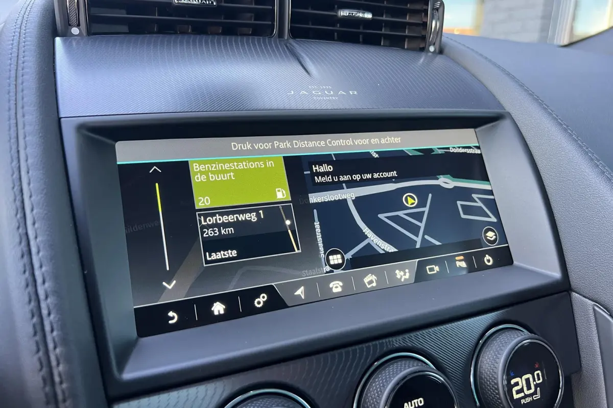 P300 RWD I R-Dynamic I Dealer ond. I