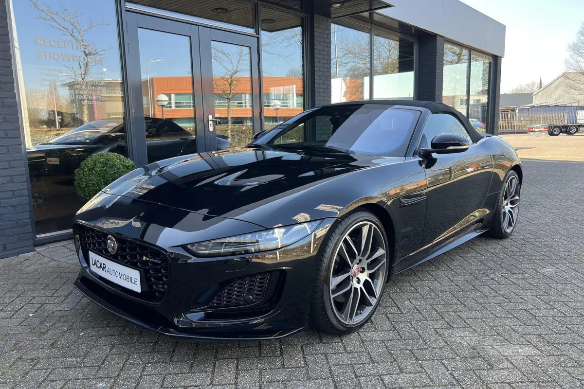 P300 RWD I R-Dynamic I Dealer ond. I