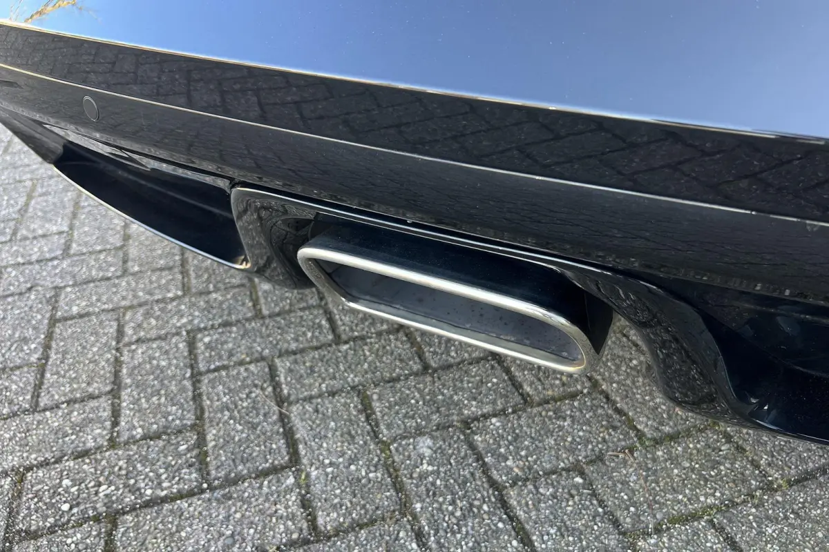 P300 RWD I R-Dynamic I Dealer ond. I