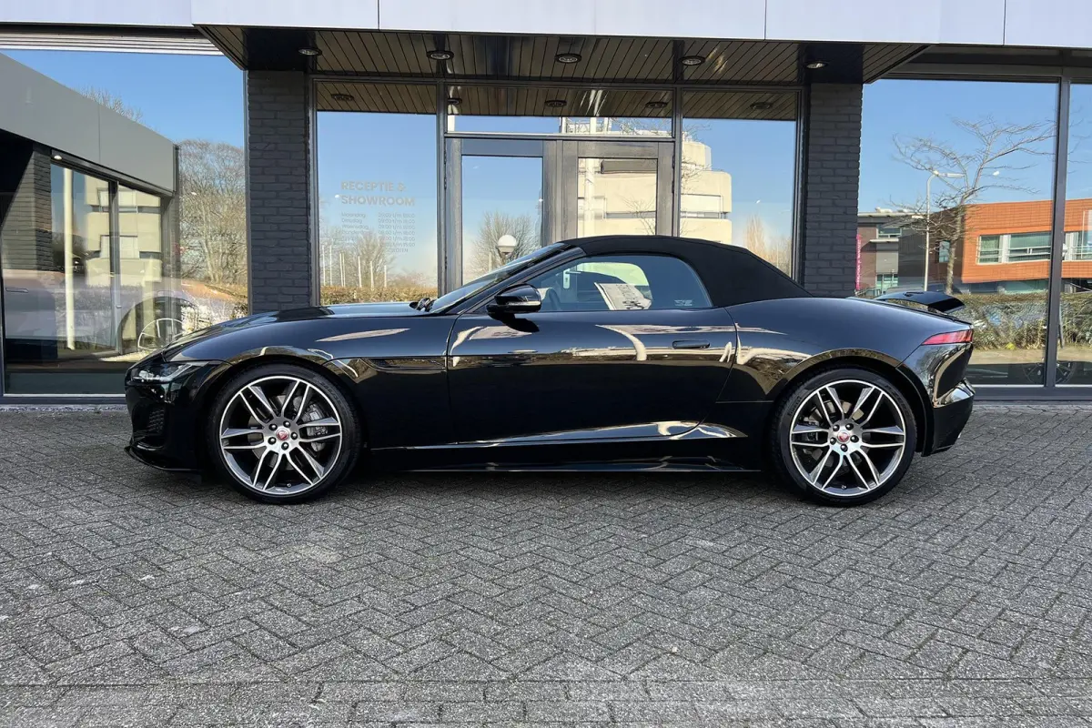 P300 RWD I R-Dynamic I Dealer ond. I