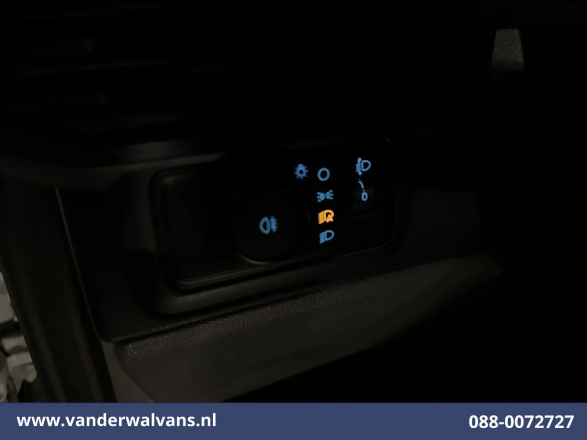 2.0 TDCI 136pk L1H1 Euro6 Airco | Camera | Apple Carplay | LED | Cruisecontrol Android Auto, Verwarmde voorruit, Parkeersensoren, Bijrijdersbank, 2740kg trekvermogen