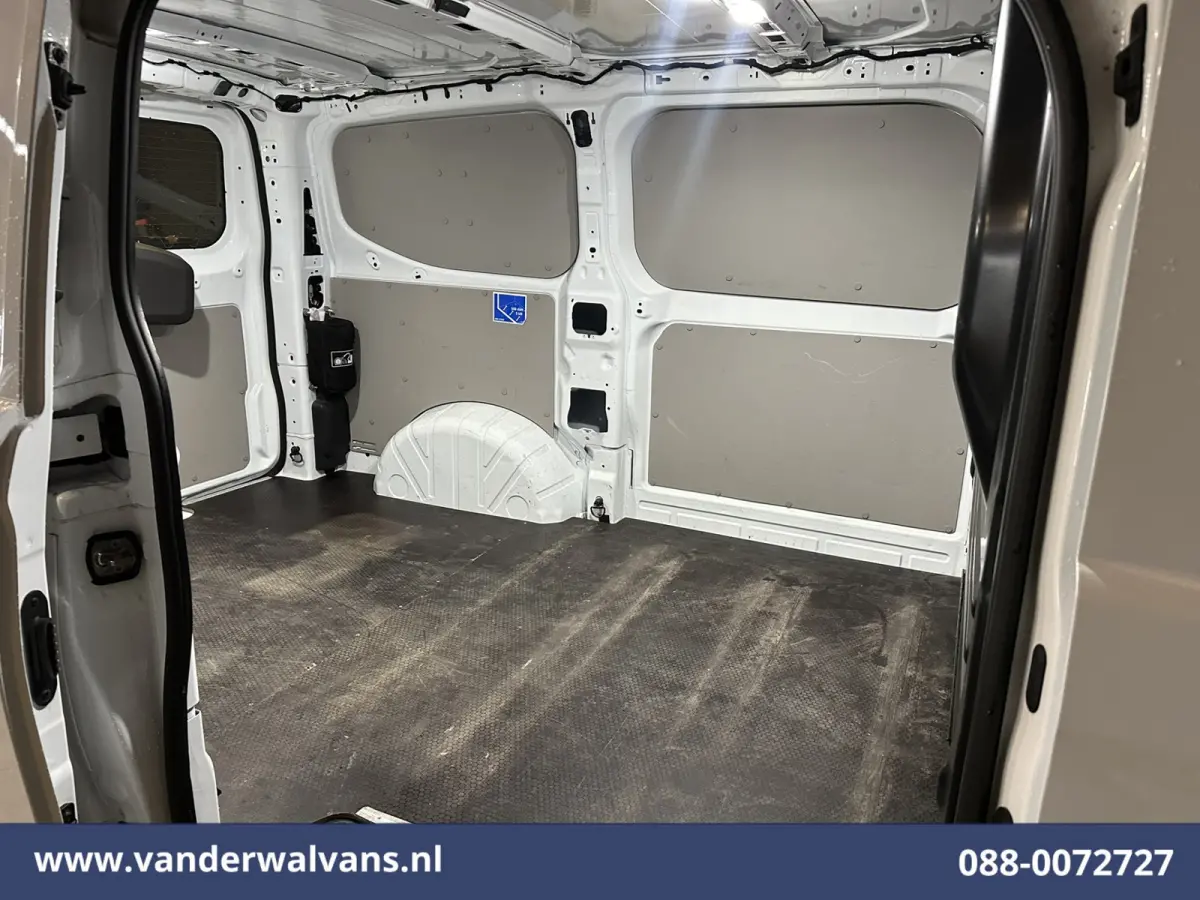 2.0 TDCI 136pk L1H1 Euro6 Airco | Camera | Apple Carplay | LED | Cruisecontrol Android Auto, Verwarmde voorruit, Parkeersensoren, Bijrijdersbank, 2740kg trekvermogen