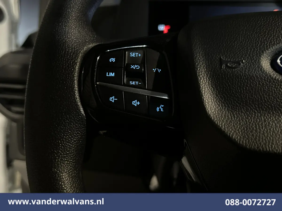 2.0 TDCI 136pk L1H1 Euro6 Airco | Camera | Apple Carplay | LED | Cruisecontrol Android Auto, Verwarmde voorruit, Parkeersensoren, Bijrijdersbank, 2740kg trekvermogen