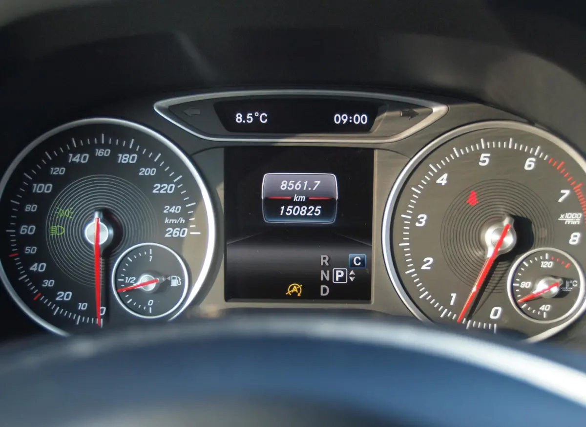 180 Ambition LED | Automaat | Sports Tourer | Night-pakket | Zwarte hemel bekleding
