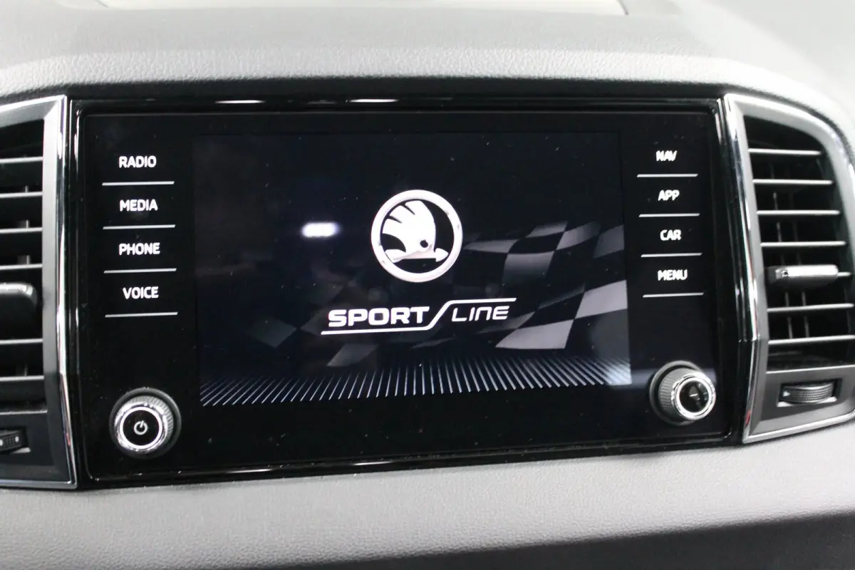 1.5 TSI ACT Sportline Business|Rijklaar prijs|Elek. Trekhaak|Camera|Carplay|ACC|Stoel verw.|