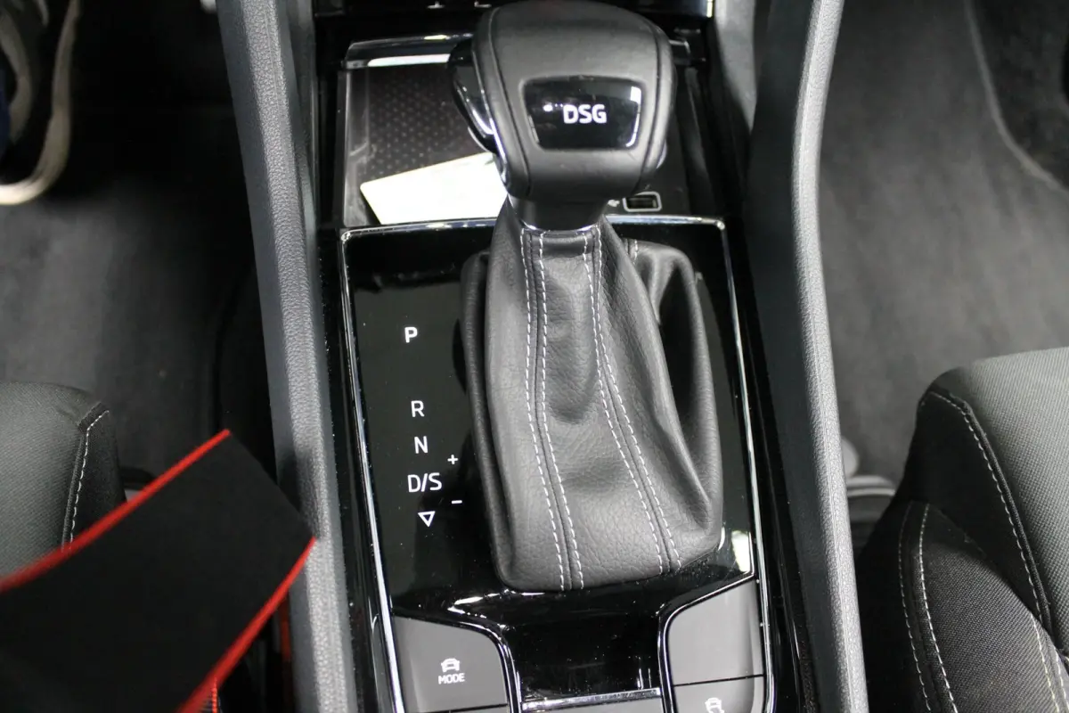 1.5 TSI ACT Sportline Business|Rijklaar prijs|Elek. Trekhaak|Camera|Carplay|ACC|Stoel verw.|
