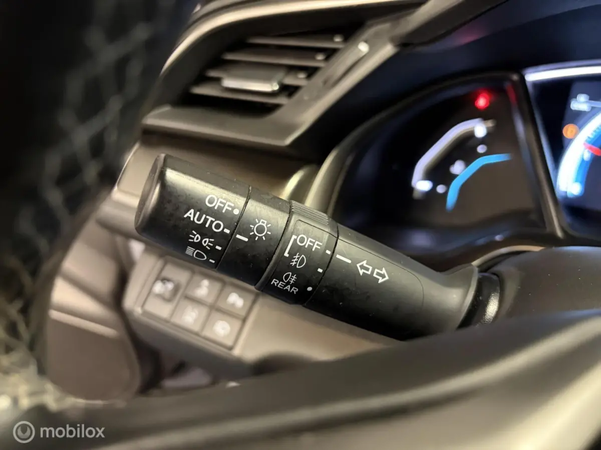 1.0 i-VTEC Elegance LED / LMV / CRUISE / STOELVERWARMING / NAP / NETJES