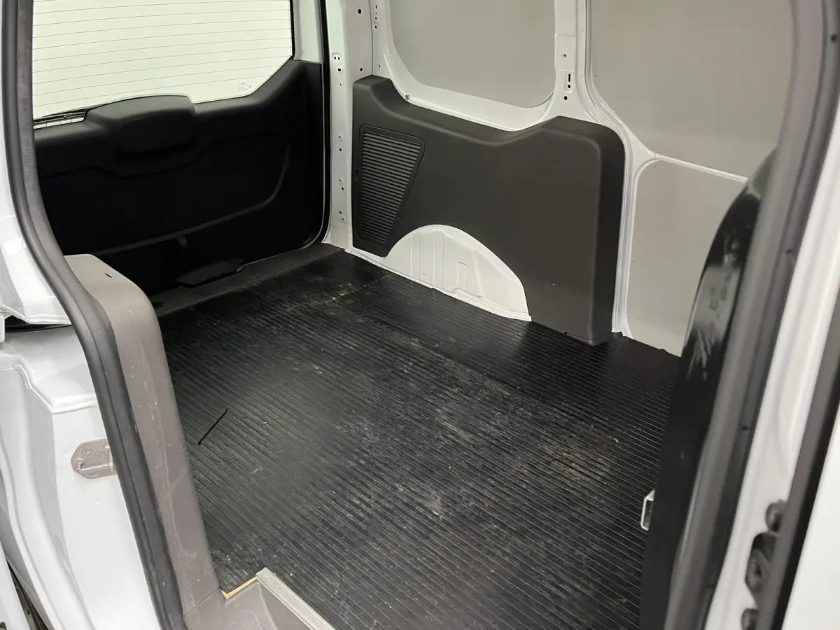 1.5 EcoBlue L2 Trend Automaat Airco Radio Cruise Control Parkeersensoren Achterklep Verwarmbare voorstoelen
