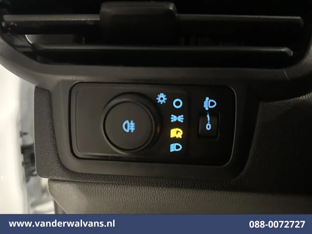 2.0 TDCI 136pk L2H1 Euro6 Airco | Camera | Apple Carplay | LED Android Auto, Cruisecontrol, Verwarmde voorruit, Parkeersensoren, Bijrijdersbank, 2740kg trekvermogen