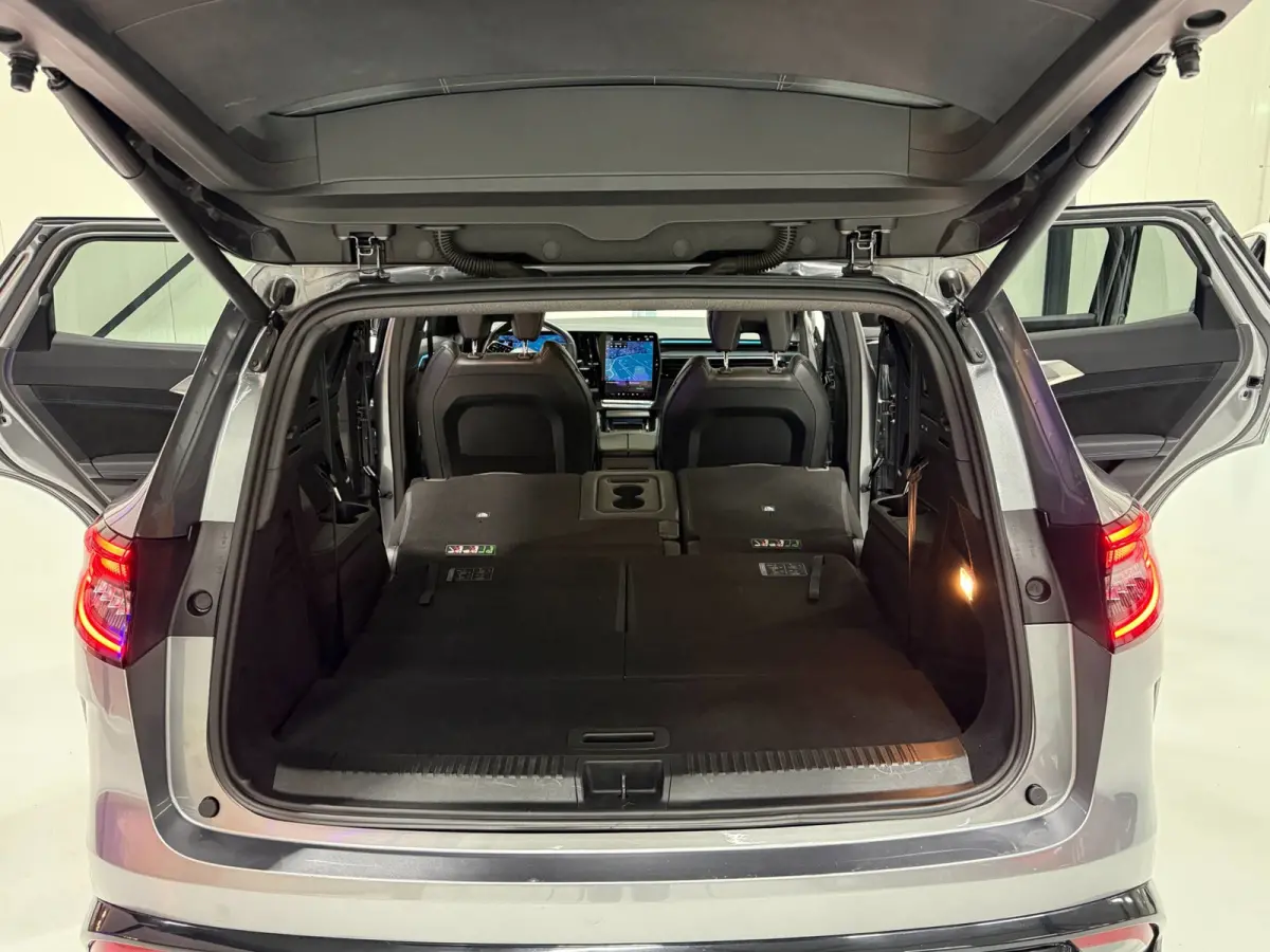 E-Tech 200pk Esprit Alpine 7-pers| Bj. 2024 | Matrix LED | Trekhaak| 20"