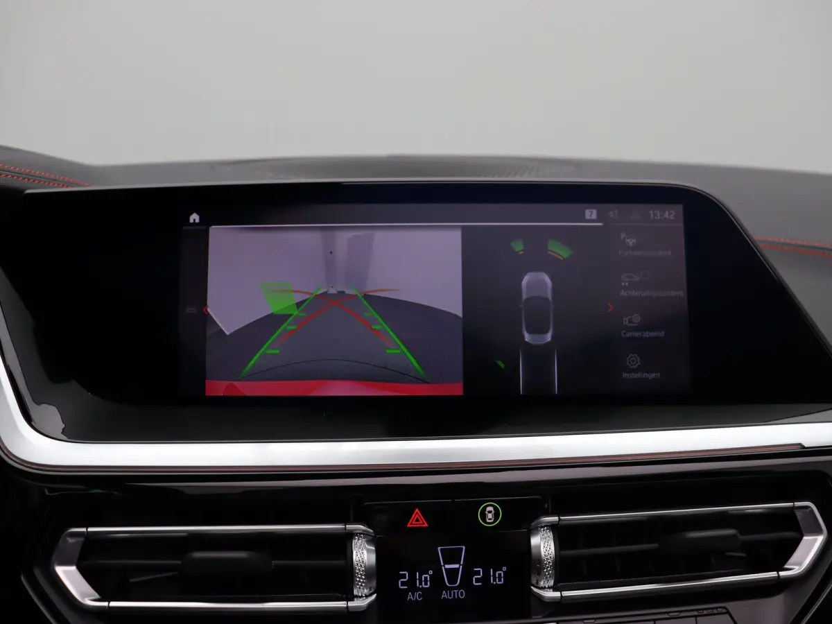 sDrive20i | Final Edition | Comfort Access