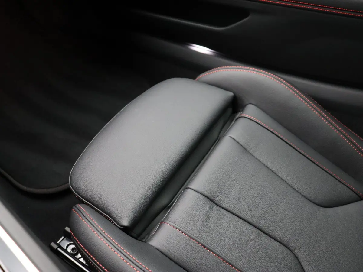 sDrive20i | Final Edition | Comfort Access