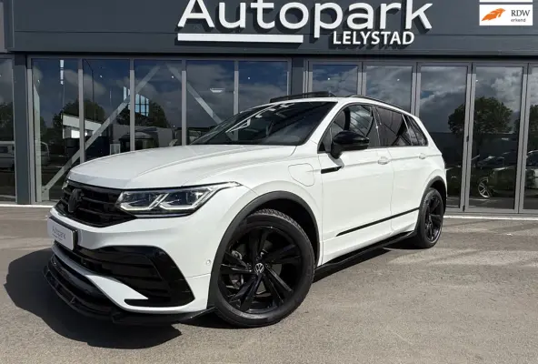 1.4 TSI eHybrid R-Line Business+ MAXTON Black Edition