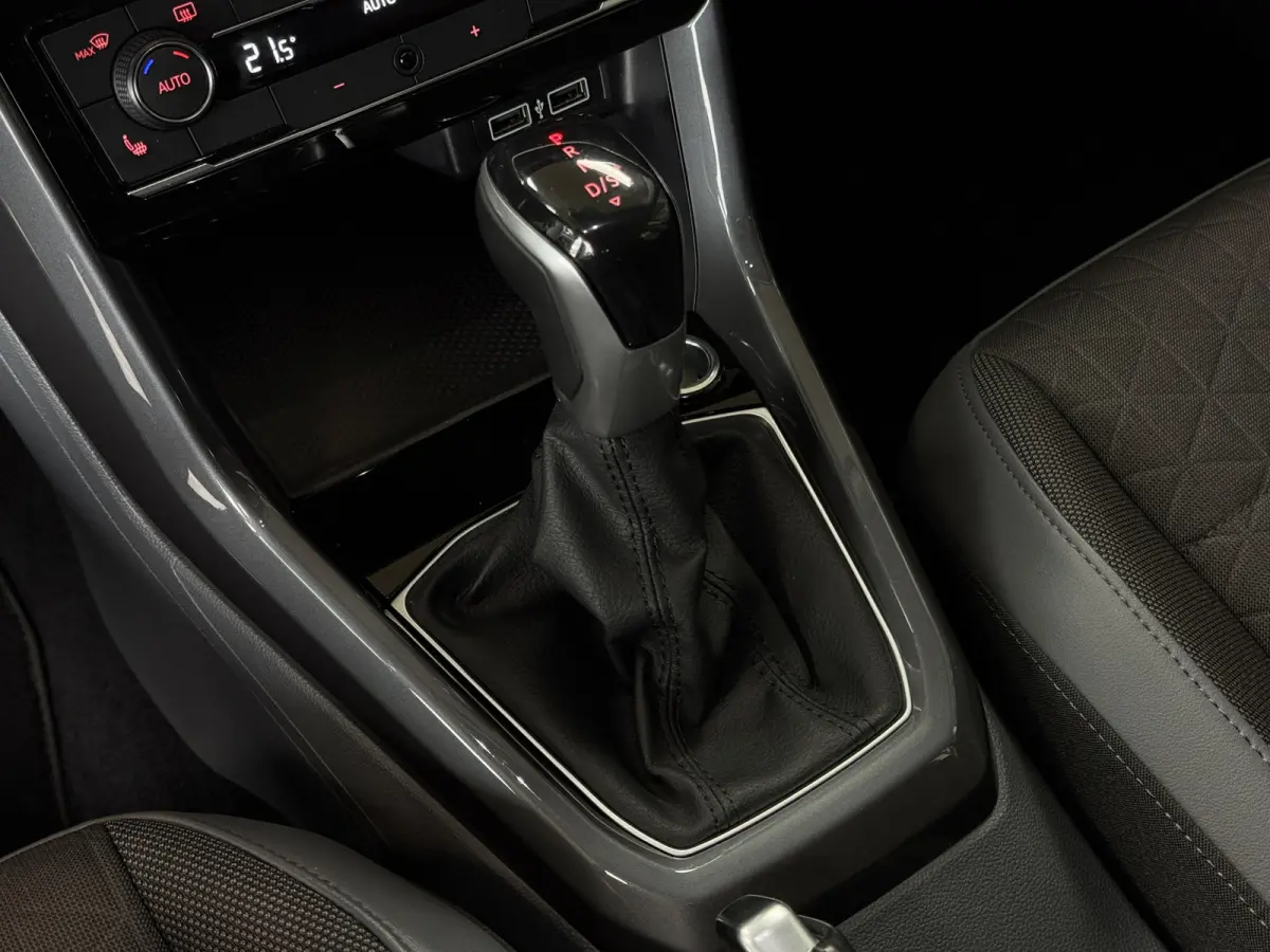 1.0 TSI 115pk DSG Style | Navi | Carplay | 17"| Camera | Led Koplampen | Stoelverwarming | 100% Volkswagen Onderhouden!