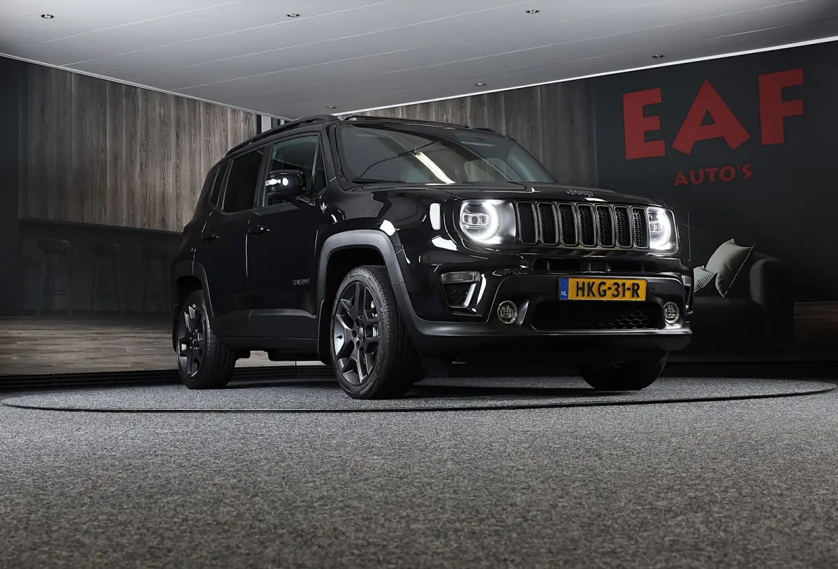 4xe 240 Plug-in Hybrid Electric S / Aut / Navi / Cruise / Camera / Leder / Open Panoramadak / Led / Pdc / 19 Inch