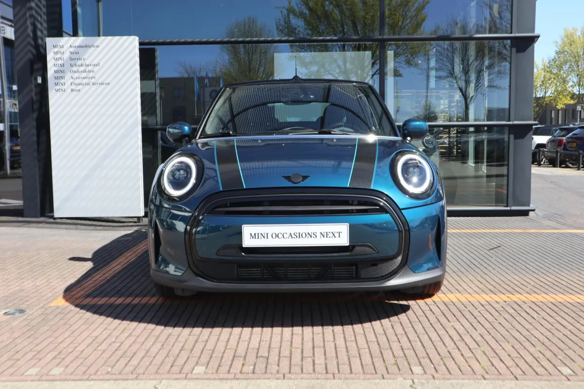 1.5 Cooper | 18" LM Pulse Spoke | MINI Sidewalk Uitvoering | Deep Laguna