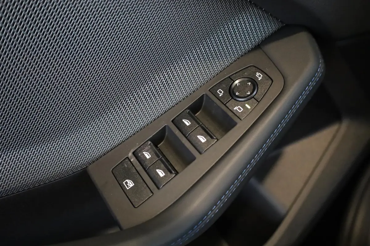 120 | M Sport Pro | Head-Up Display | Harman Kardon | 360 camera