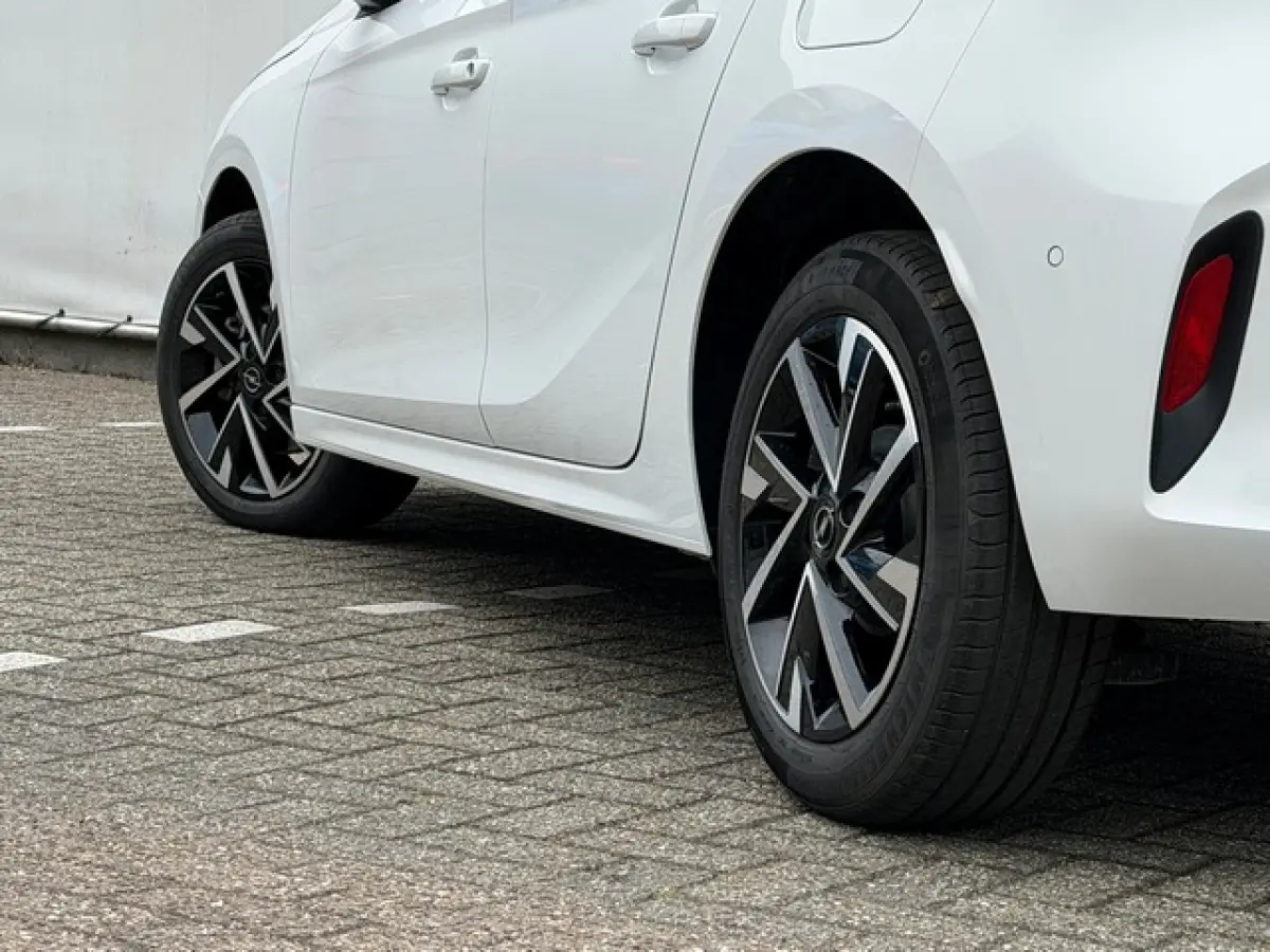 1.2 Turbo GS-Line met Camera, CarPlay, Dodehoek, LED
