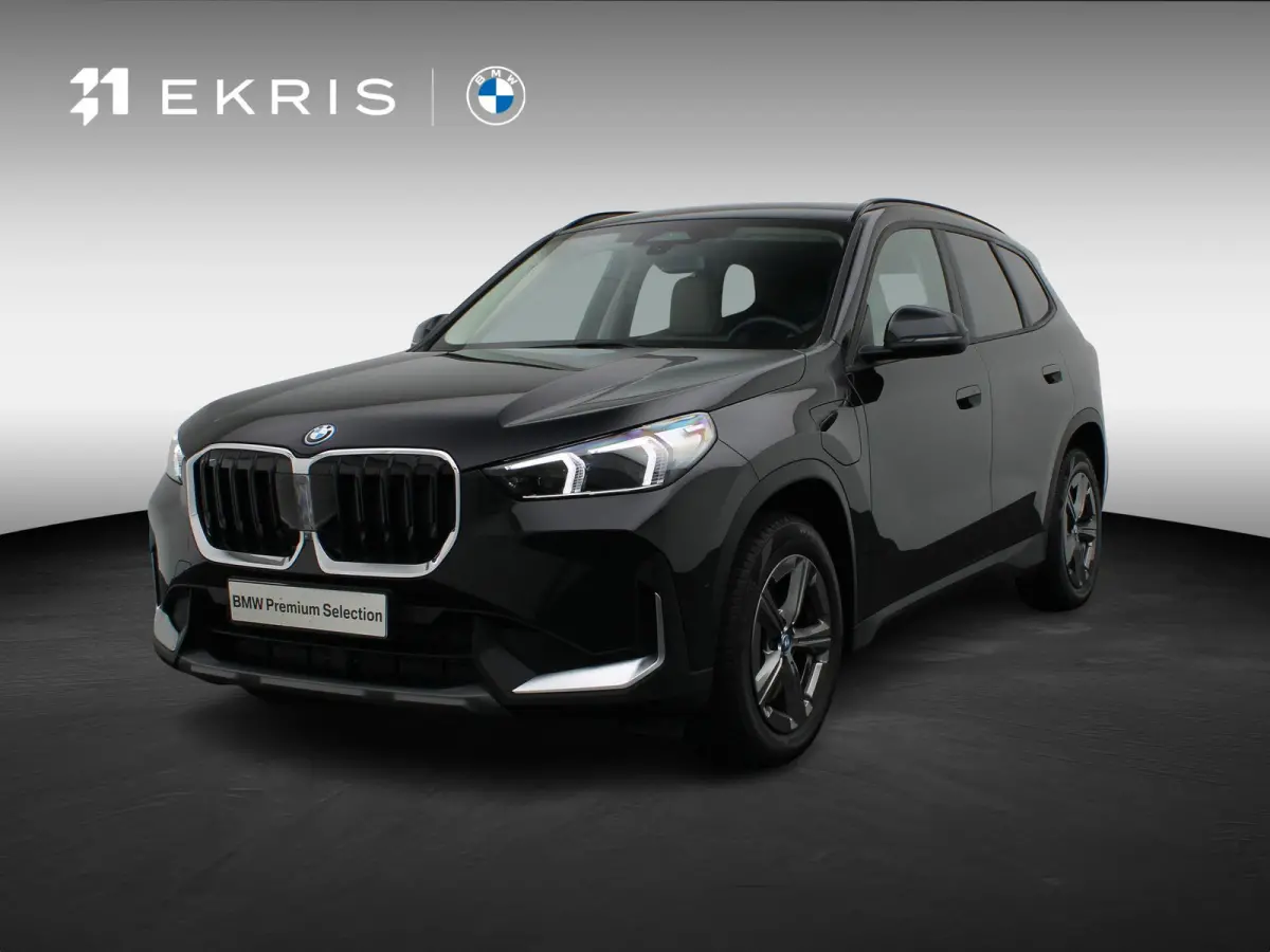 xDrive30e Widescreen Display | Comfort Access | Grootlichtassistent | Parkeercamera | 17"