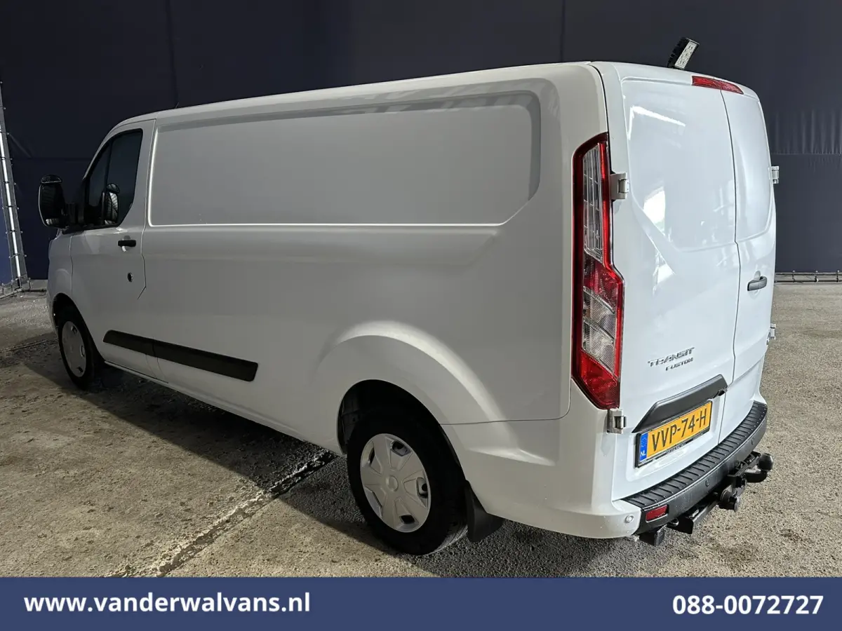 2.0 TDCI 130pk L2H1 Euro6 Airco | Camera | 2800kg Trekhaak | LED | Android Auto Cruisecontrol, Verwarmde voorruit, Stoelverwarming, Parkeersensoren, Bijrijdersbank
