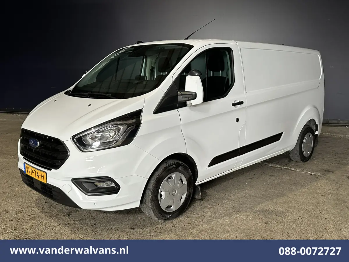 2.0 TDCI 130pk L2H1 Euro6 Airco | Camera | 2800kg Trekhaak | LED | Android Auto Cruisecontrol, Verwarmde voorruit, Stoelverwarming, Parkeersensoren, Bijrijdersbank
