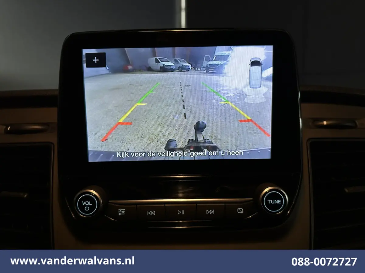 2.0 TDCI 130pk L2H1 Euro6 Airco | Camera | 2800kg Trekhaak | LED | Android Auto Cruisecontrol, Verwarmde voorruit, Stoelverwarming, Parkeersensoren, Bijrijdersbank