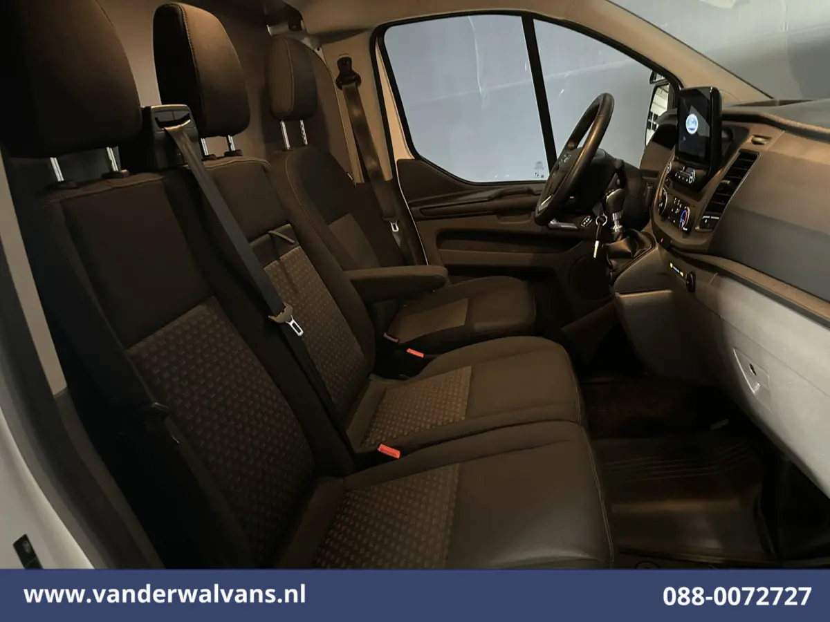 2.0 TDCI 130pk L2H1 Euro6 Airco | Camera | 2800kg Trekhaak | LED | Android Auto Cruisecontrol, Verwarmde voorruit, Stoelverwarming, Parkeersensoren, Bijrijdersbank