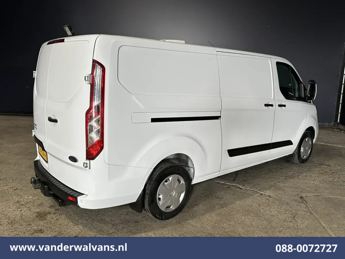 2.0 TDCI 130pk L2H1 Euro6 Airco | Camera | 2800kg Trekhaak | LED | Android Auto Cruisecontrol, Verwarmde voorruit, Stoelverwarming, Parkeersensoren, Bijrijdersbank