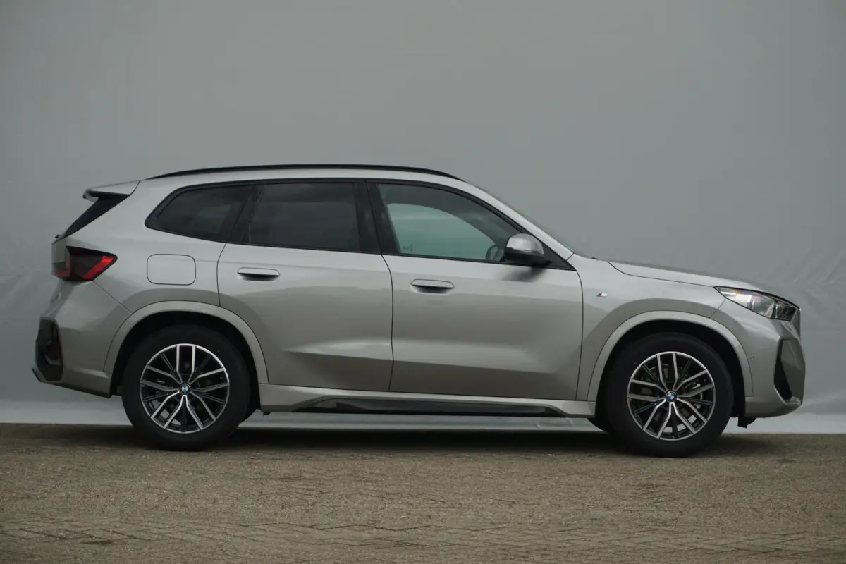 xDrive23i | M Sportpakket | Trekhaak | Harman Kardon | Driving Assistant Professional | Elektrisch verstelbare stoelen