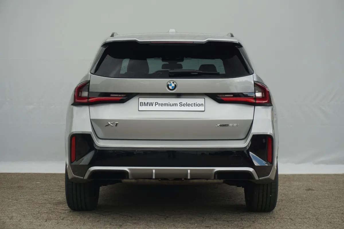 xDrive23i | M Sportpakket | Trekhaak | Harman Kardon | Driving Assistant Professional | Elektrisch verstelbare stoelen