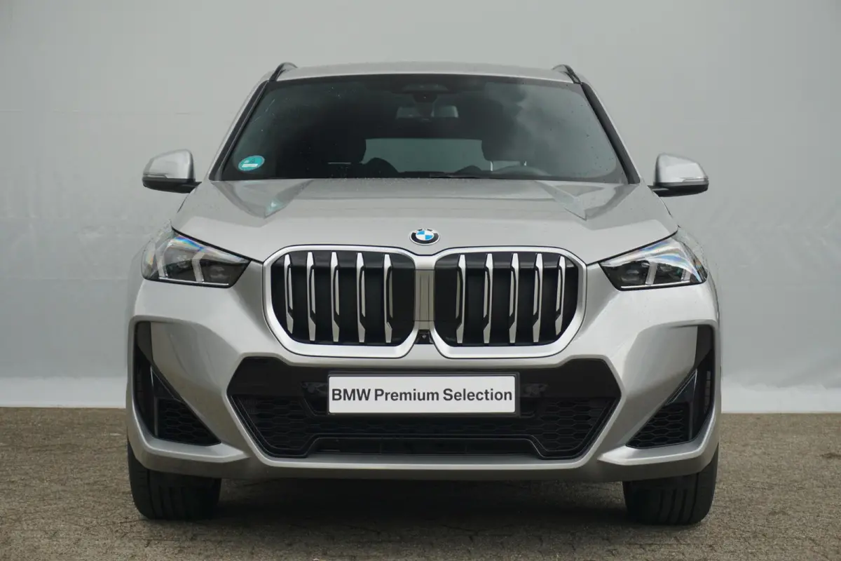 xDrive23i | M Sportpakket | Trekhaak | Harman Kardon | Driving Assistant Professional | Elektrisch verstelbare stoelen