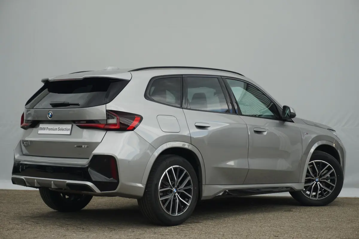 xDrive23i | M Sportpakket | Trekhaak | Harman Kardon | Driving Assistant Professional | Elektrisch verstelbare stoelen
