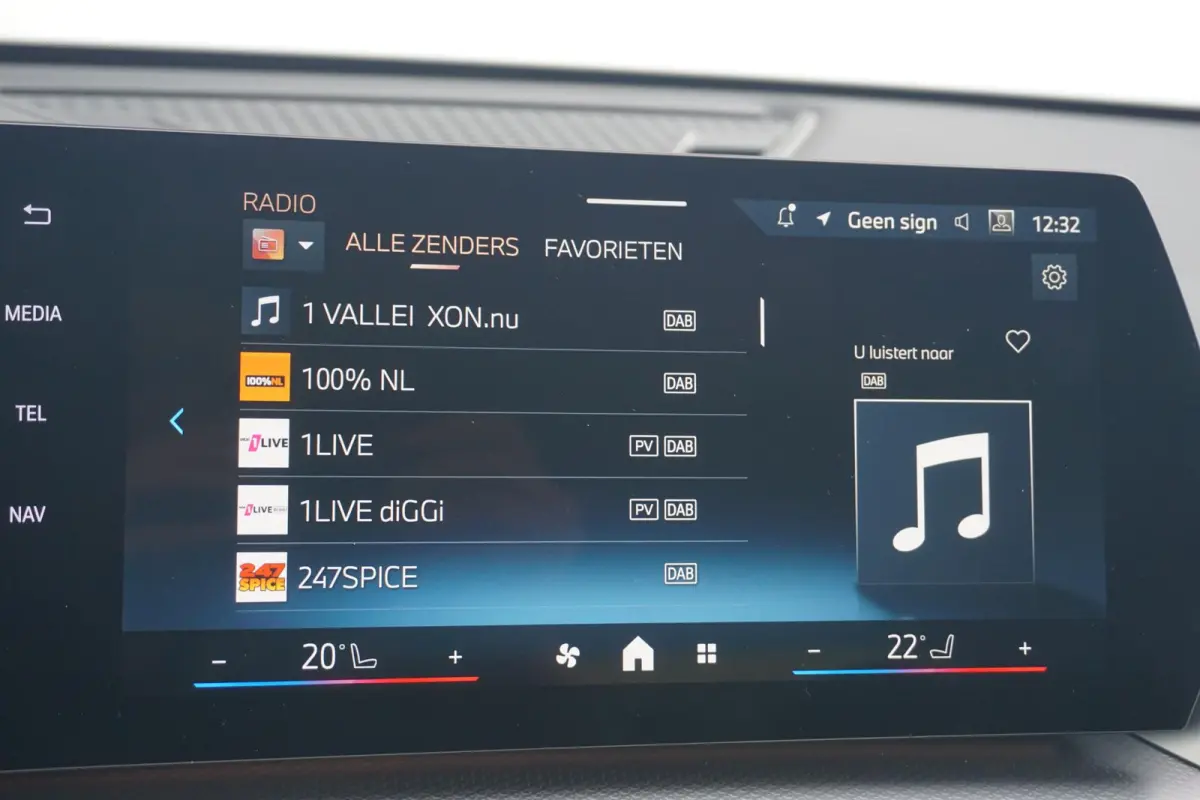 xDrive23i | M Sportpakket | Trekhaak | Harman Kardon | Driving Assistant Professional | Elektrisch verstelbare stoelen