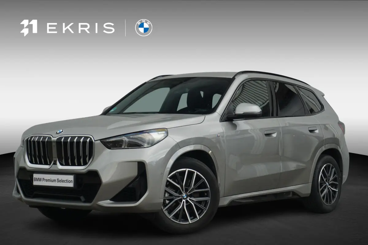 xDrive23i | M Sportpakket | Trekhaak | Harman Kardon | Driving Assistant Professional | Elektrisch verstelbare stoelen