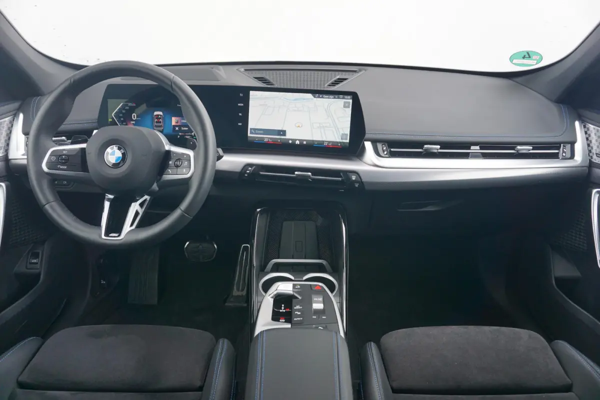 xDrive23i | M Sportpakket | Trekhaak | Harman Kardon | Driving Assistant Professional | Elektrisch verstelbare stoelen