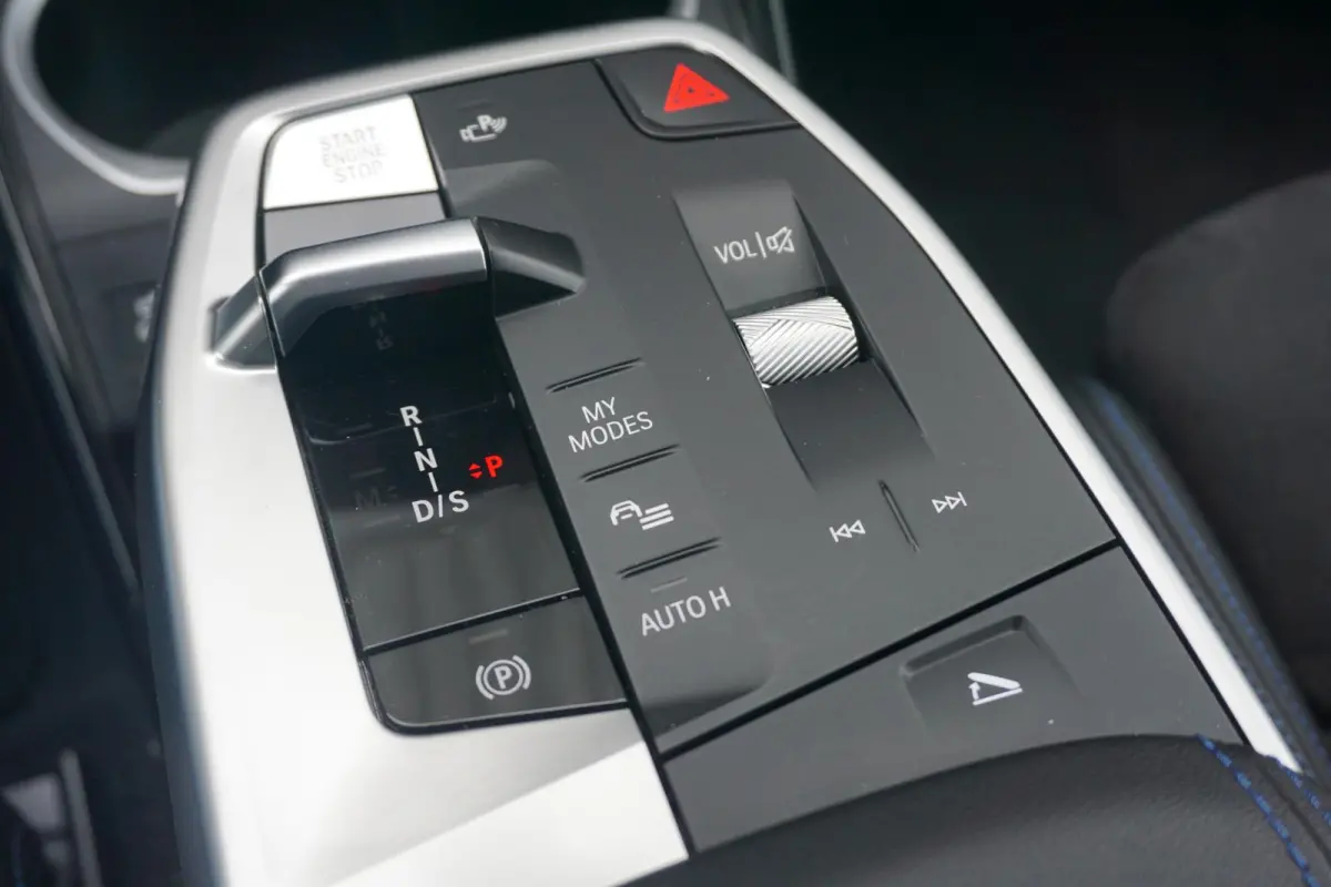 xDrive23i | M Sportpakket | Trekhaak | Harman Kardon | Driving Assistant Professional | Elektrisch verstelbare stoelen