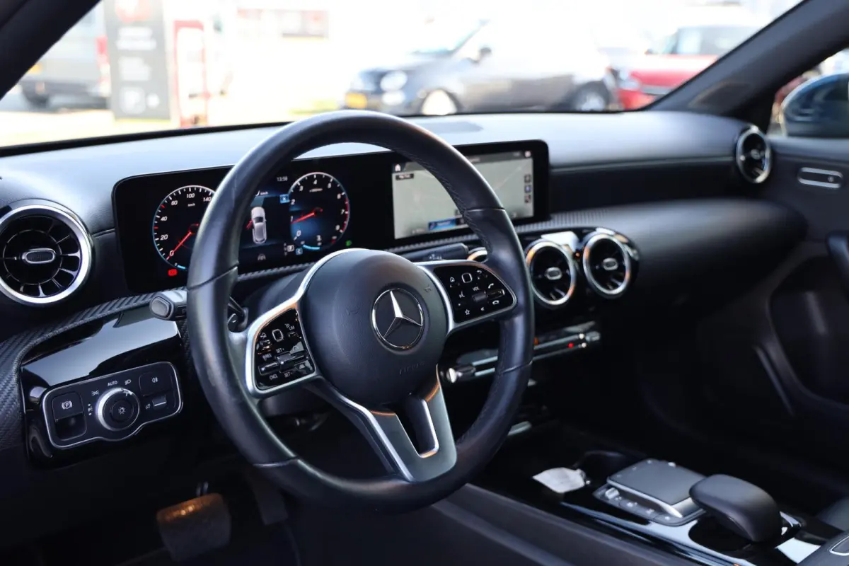 180 Business Solution AMG|Automaat|Camera|Stoelverw.|Navi|