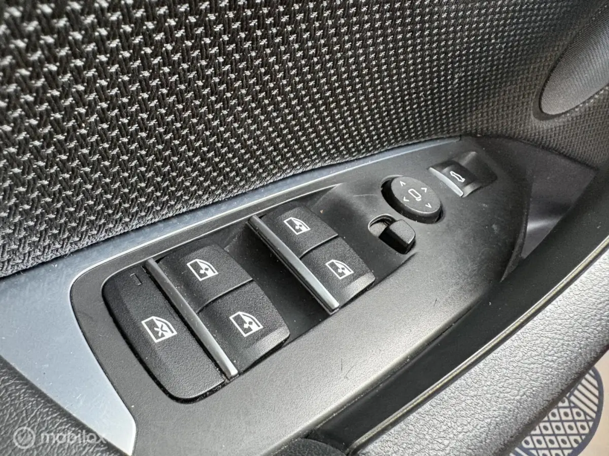 xDrive20d Executive Automaat - Navi - Cruise - Airco - APK