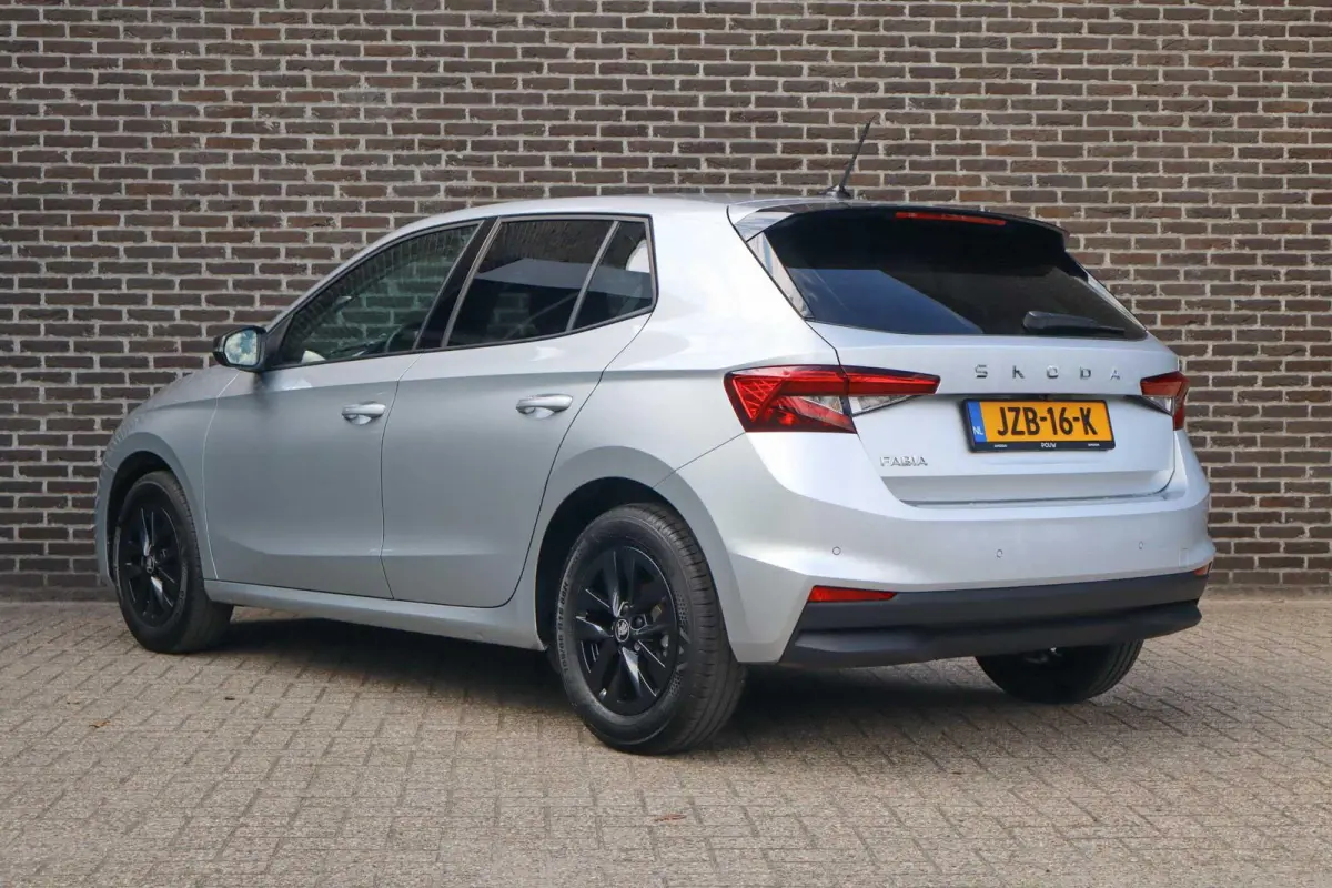 1.0 TSI 95pk Business Edition | Achteruitrijcamera | Cruise Control | Stoelverwarming