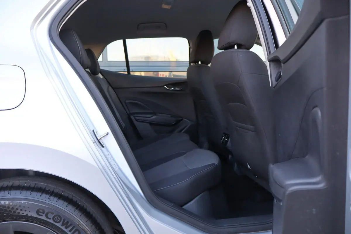 1.0 TSI 95pk Business Edition | Achteruitrijcamera | Cruise Control | Stoelverwarming