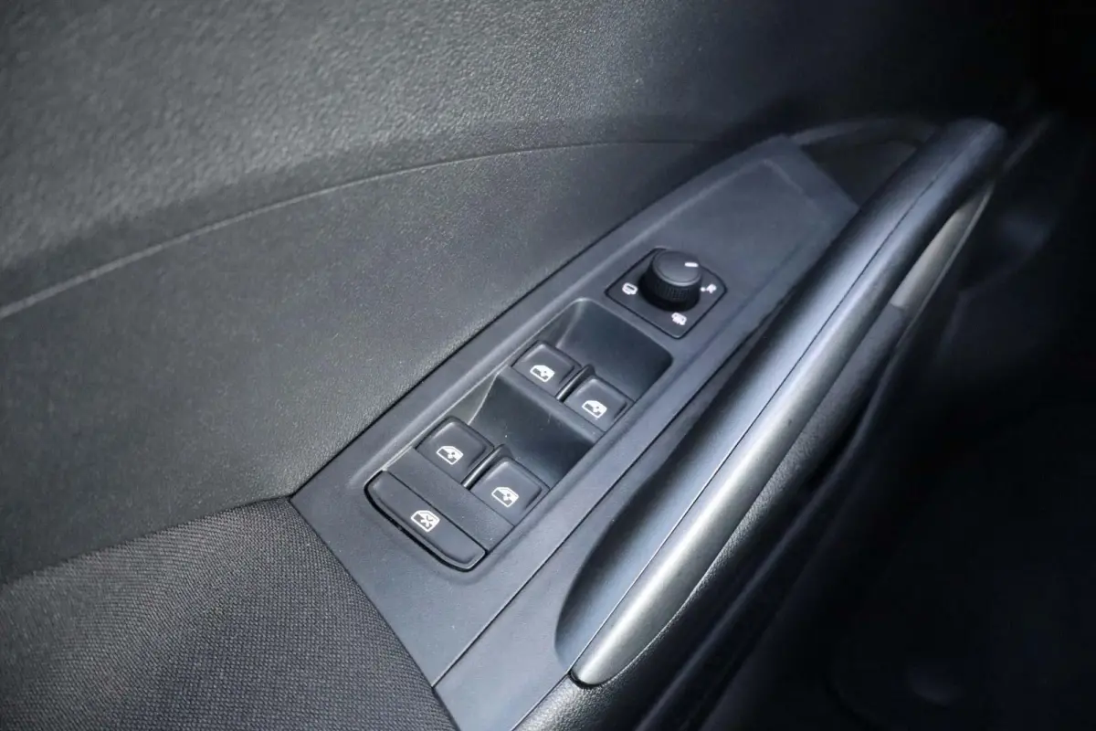1.0 TSI 95pk Business Edition | Achteruitrijcamera | Cruise Control | Stoelverwarming