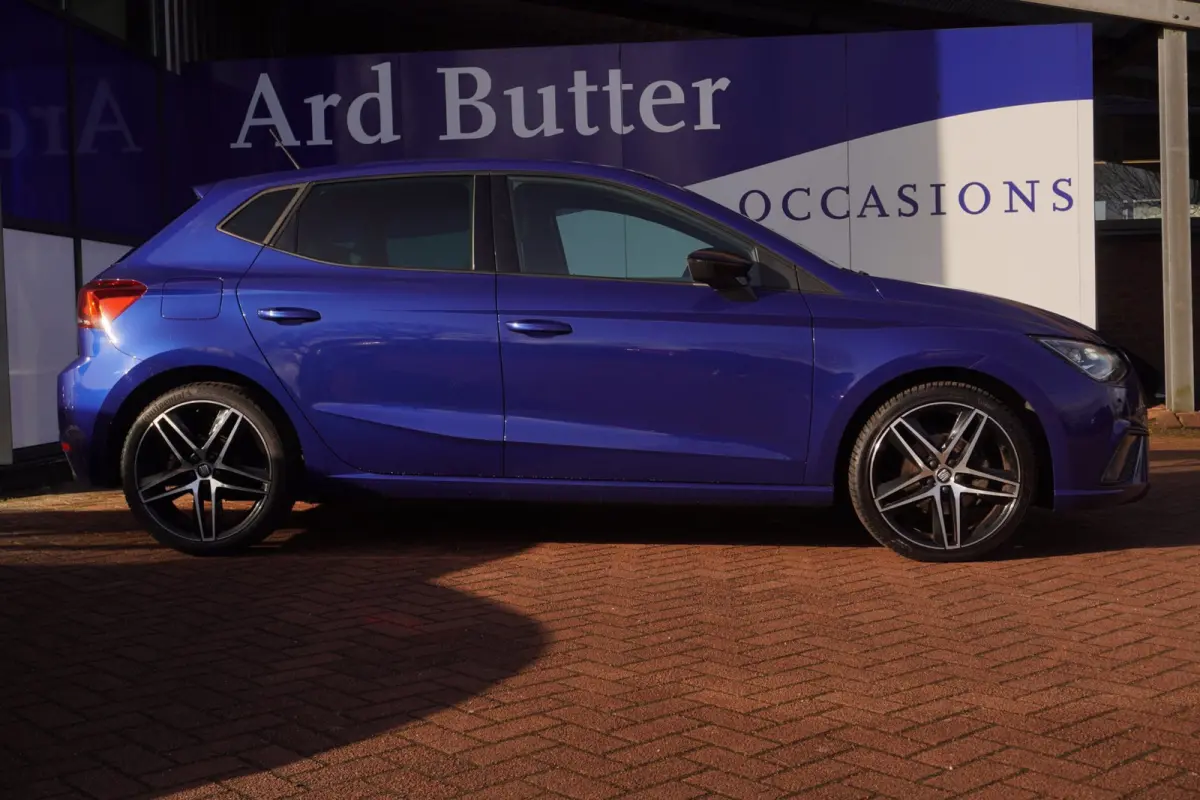 1.0 TSI 116PK FR Business Intense Plus+Leder+Vitrual+Navigatie+camera+stoel-verw+18"lmv = AUTOMAAT= SUPER !!