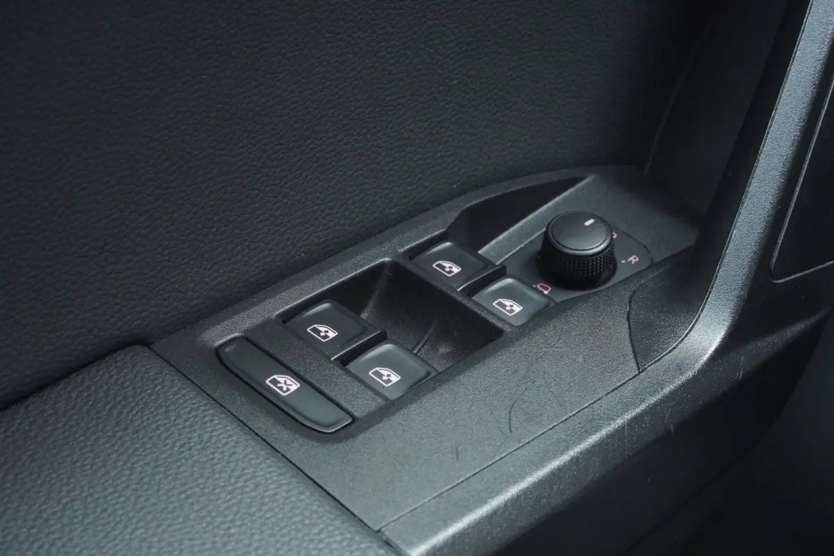 1.0 TSI 116PK FR Business Intense Plus+Leder+Vitrual+Navigatie+camera+stoel-verw+18"lmv = AUTOMAAT= SUPER !!