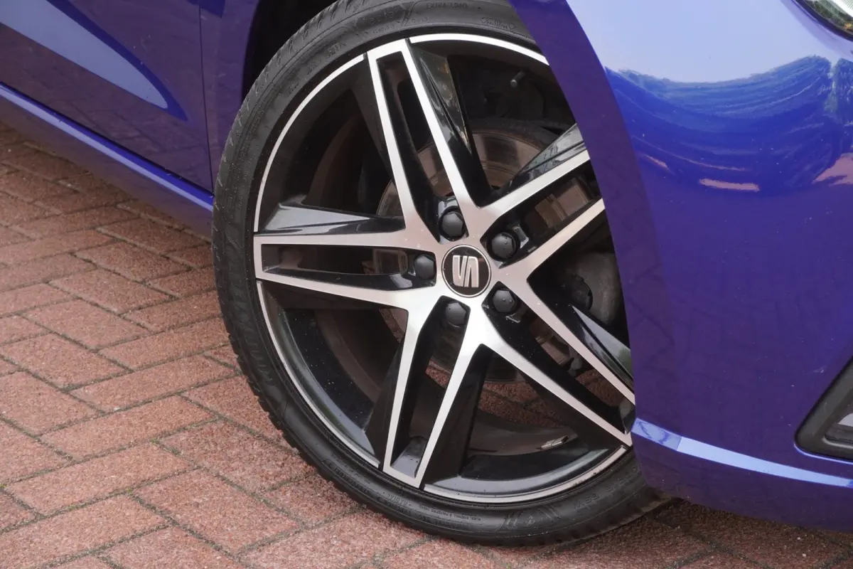 1.0 TSI 116PK FR Business Intense Plus+Leder+Vitrual+Navigatie+camera+stoel-verw+18"lmv = AUTOMAAT= SUPER !!