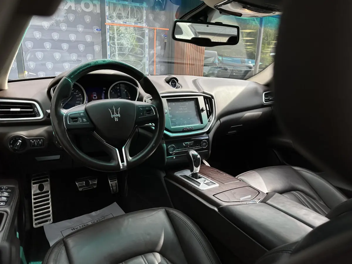 3.0 V6 D Leer Navi 20”
